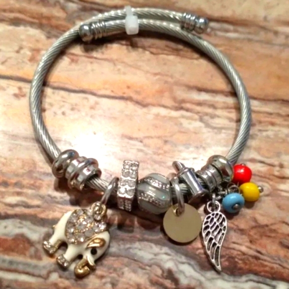 Adjustable bracelet - Picture 2 of 4